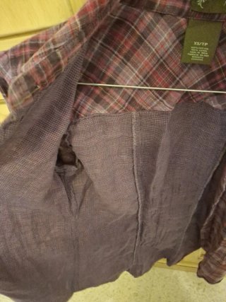 Camicia a scacchi viola e grigia