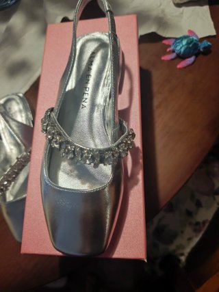 Zapatos Alma en Pena plateados con pedrería