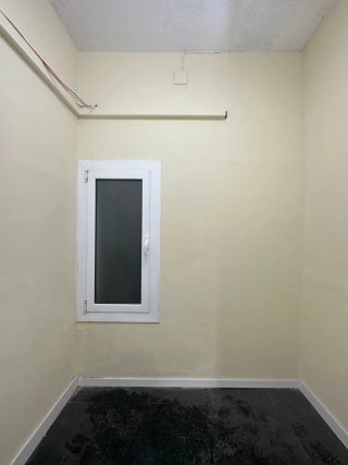 Busco ayudante para montar ventanas de aluminio.