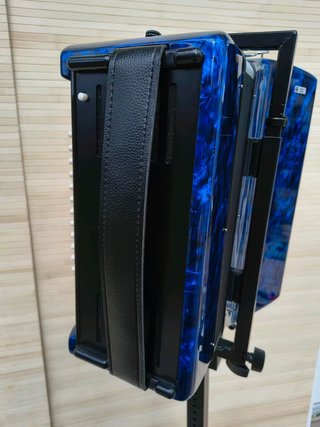 Hohner Bravo III 72 Acordeón + Soporte K&M