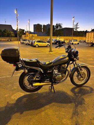 Yamaha SR Special plata