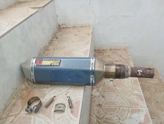 Tubo de escape Akrapovič moto