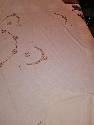 Tovaglia rotonda beige + 8 tovaglioli