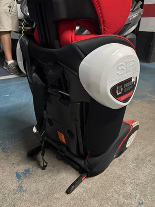 Silla de coche infantil roja