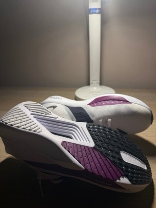 Zapatillas Nike para correr blancas y moradas