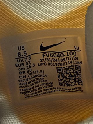 Zapatillas Nike para correr blancas y moradas