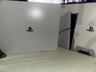 Consola PS5 + Mando + Cables