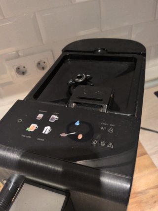 Cafetera Ufesa Sensazione Superautomática