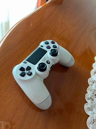 PlayStation 4 Slim Negra