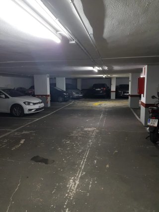 Alquiler plaza de parking pequeña en C/Londres 6