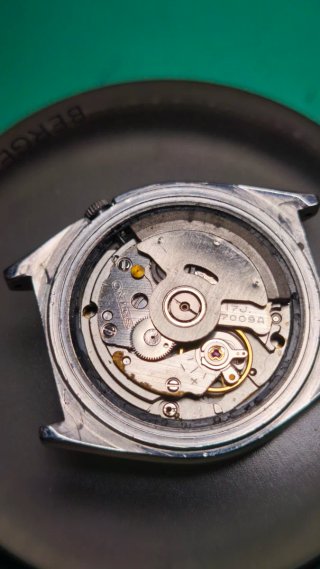 Reloj Seiko 5 Automático Cal 7009 Dorado