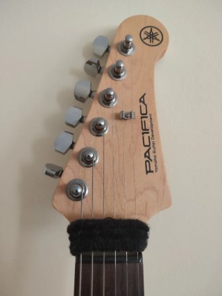 Guitarra Eléctrica Yamaha Pacífica Roja 112VM