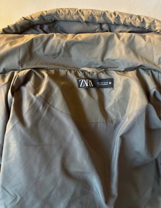 Giacca imbottita Zara con cappuccio verde oliva