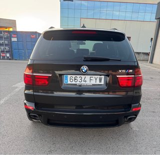 BMW X5 4.8i V8 (355cv)