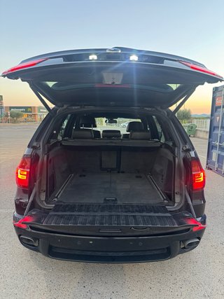 BMW X5 4.8i V8 (355cv)