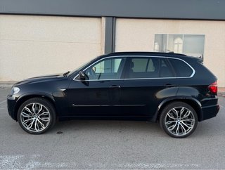 BMW X5 4.8i V8 (355cv)