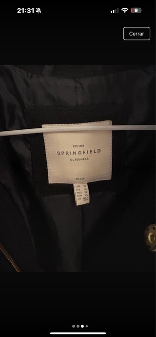 Cappotto nero elegante e versatile