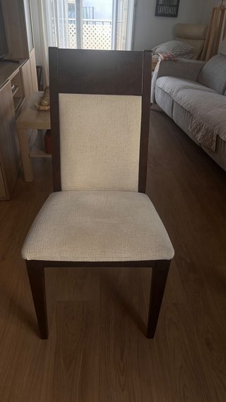 Mesa extensible y 4 sillas