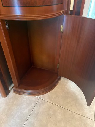 Mueble bar esquinero con espejo