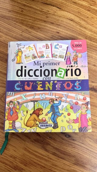 Mi primer diccionario con cuentos