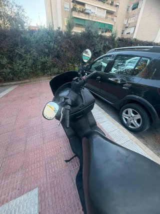Suzuki Burgman 125 Negra