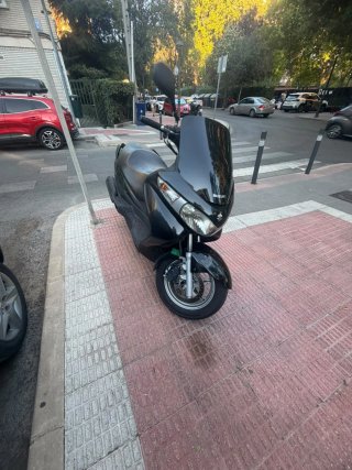Suzuki Burgman 125 Negra
