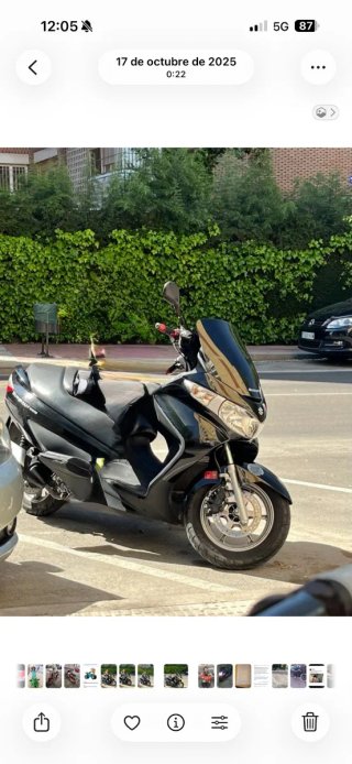 Suzuki Burgman 125 Negra