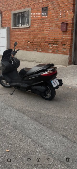 Suzuki Burgman 125 Negra