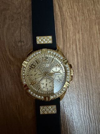 Reloj Guess Dorado y Negro