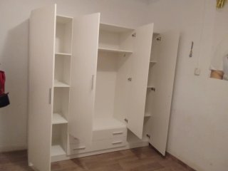 Armario blanco de madera