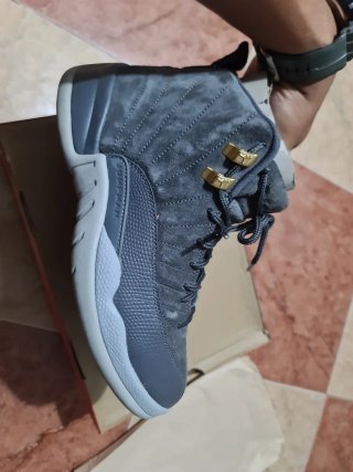 Zapatillas Jordan Talla 42 Gris y Dorado