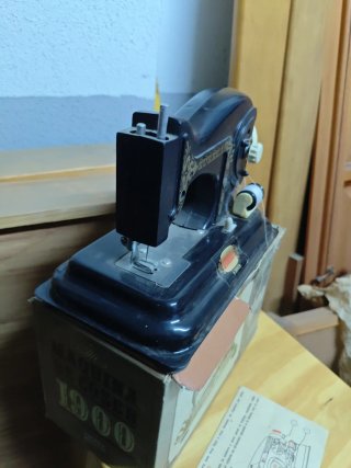 Máquina de coser Eureka 1900 Juguete Vintage