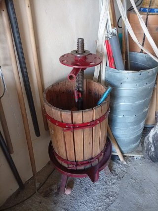Prensadora de vino de madera