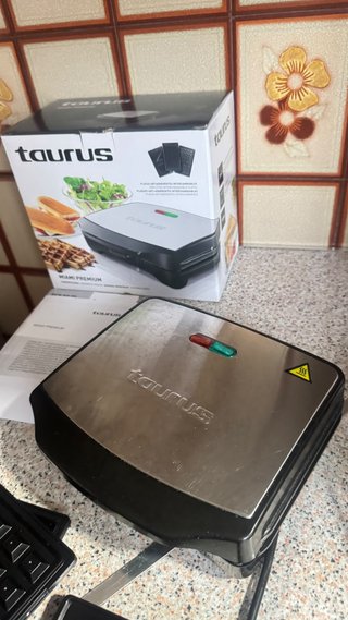 Sandwichera Taurus Miami Premium