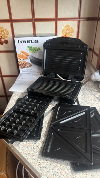 Sandwichera Taurus Miami Premium