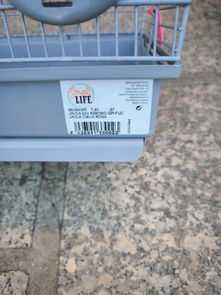 Jaula para pájaros gris