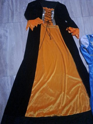 Lote 2 Vestidos Disfraces Naranja y Plateado