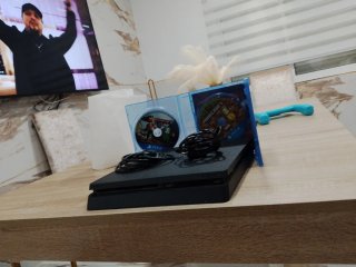 PS4 Nera + Minecraft e Ratchet & Clank SENZA CONTROLLER