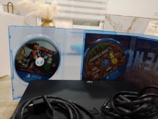 PS4 Nera + Minecraft e Ratchet & Clank SENZA CONTROLLER