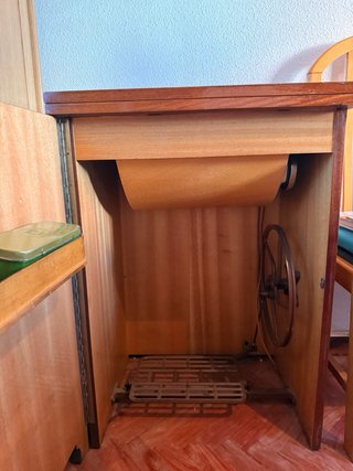 Mueble Sigma para máquina de coser.