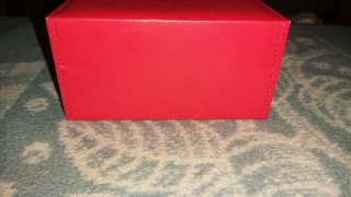 Caja de reloj Omega roja
