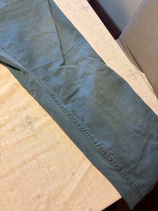 Pantalón vaquero hombre moto con protecciones