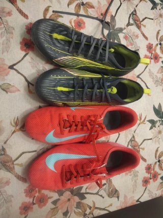 Scarpe da calcio Nike e Puma per bambino Taglia 37.5