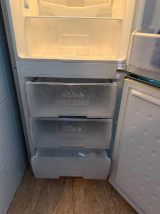 Nevera Beko plateada
