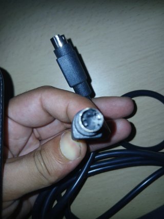 Cabo para teclado/rato antigo