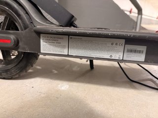 Patinete Eléctrico Xiaomi Mi Scooter M365