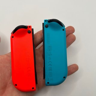 Nintendo Switch V2 con custodia