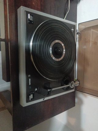 Tocadiscos Philips 437