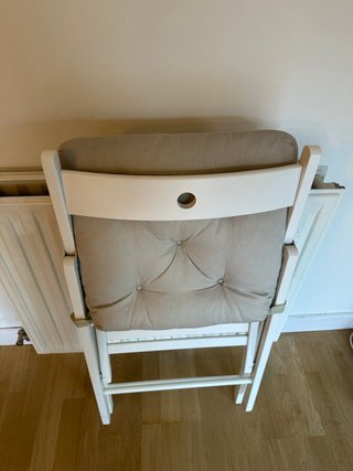 Silla plegable IKEA FRÖSVI blanca con cojín