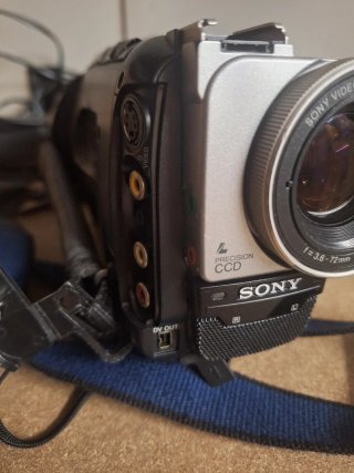 Videocamera Sony Digital8 DCR-TR7000E PAL Hi8